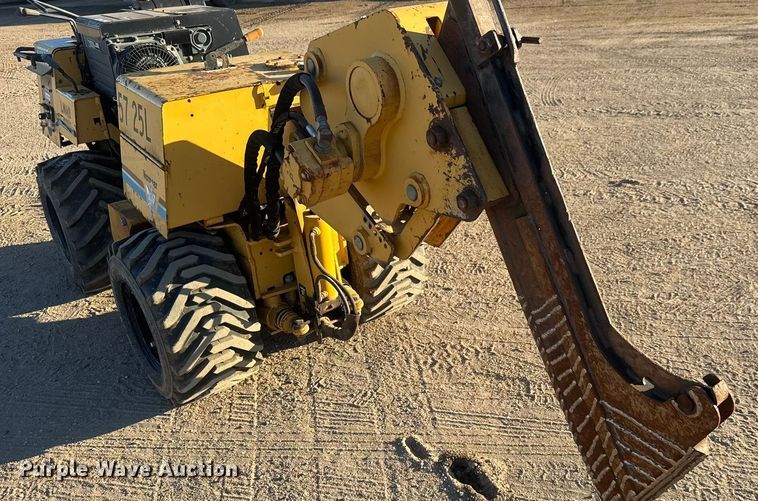 image for item ET1514 2000 Vermeer LM42 trencher