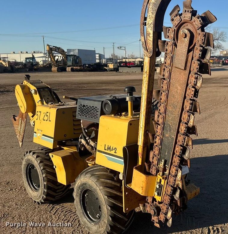 image for item ET1514 2000 Vermeer LM42 trencher