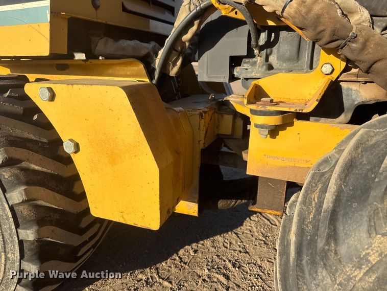 image for item ET1514 2000 Vermeer LM42 trencher