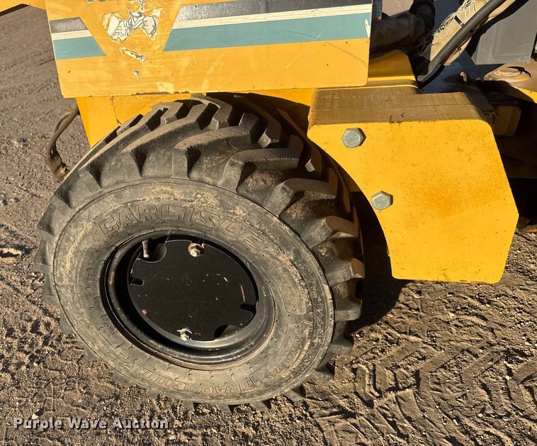 image for item ET1514 2000 Vermeer LM42 trencher