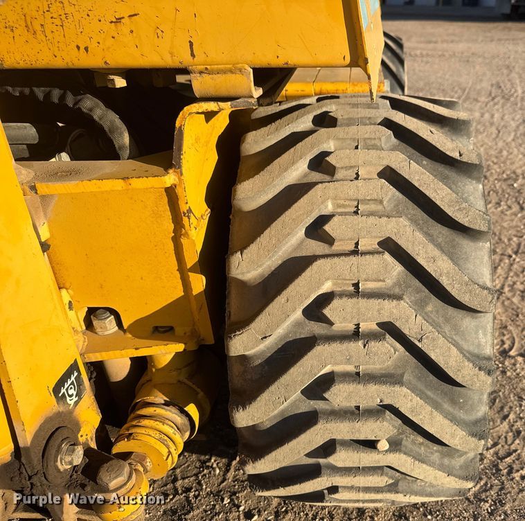 image for item ET1514 2000 Vermeer LM42 trencher