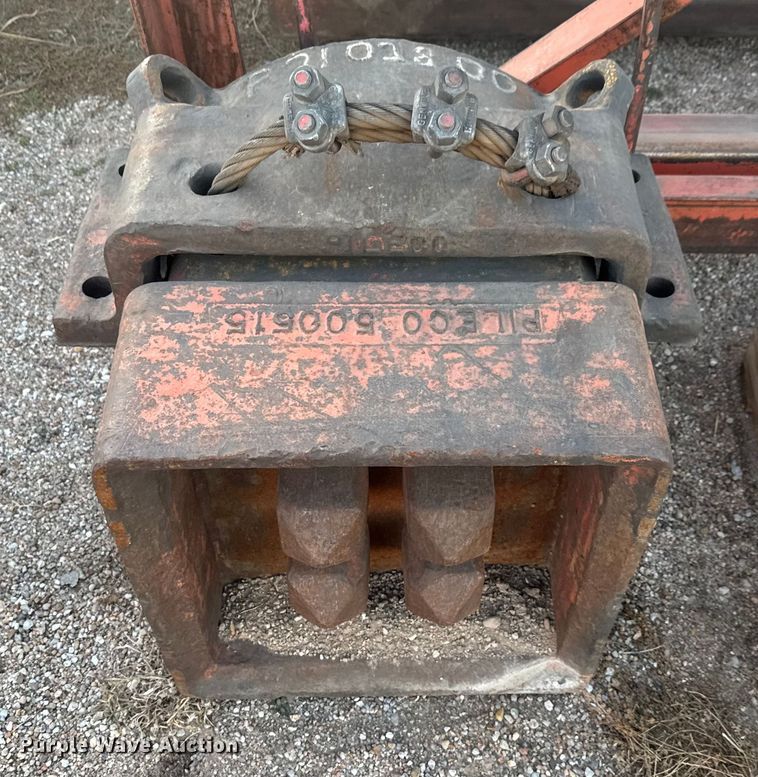 image for item ET1516 Delmag D19-32 diesel pile hammer