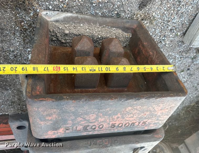 image for item ET1516 Delmag D19-32 diesel pile hammer