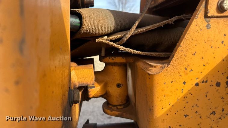 image for item ET1534 1992 Case Maxi Sneaker series B cable plow