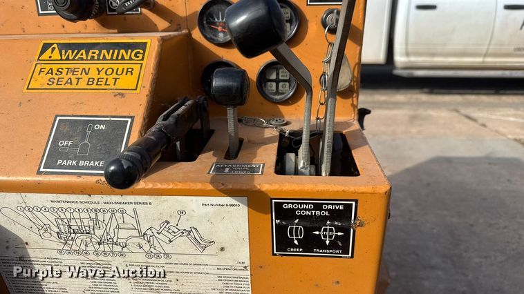 image for item ET1534 1992 Case Maxi Sneaker series B cable plow