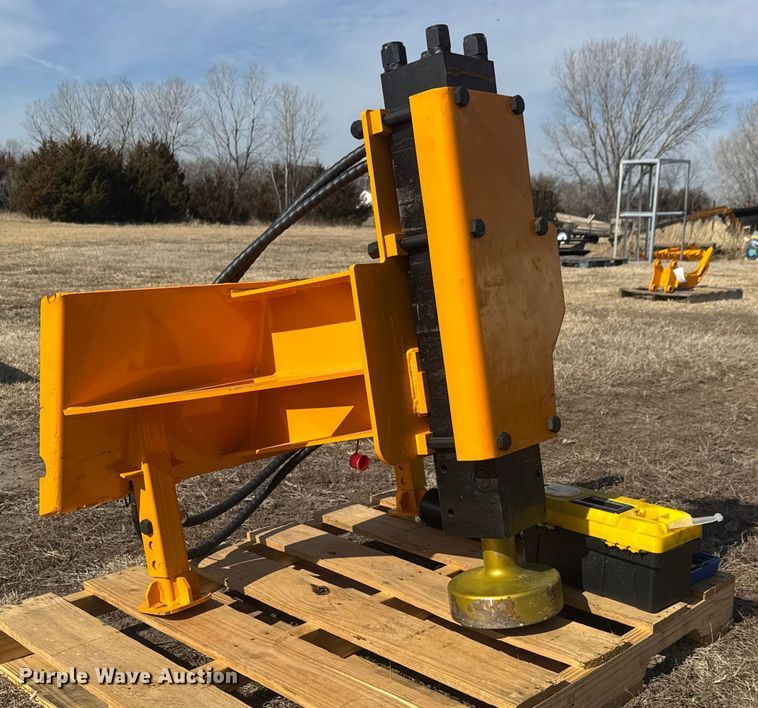 image for item ET1537 2025 AD680 skid steer post driver