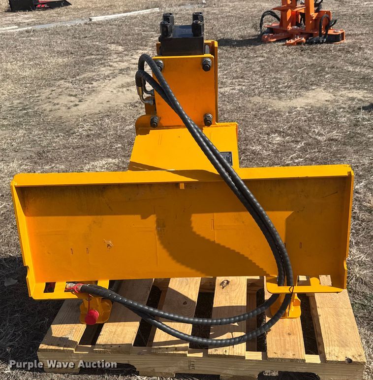 image for item ET1537 2025 AD680 skid steer post driver