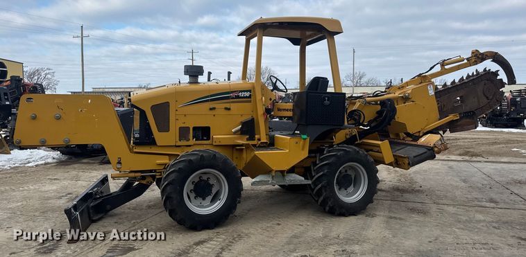 image for item ET4437 2015 Vermeer RTX1250 trencher