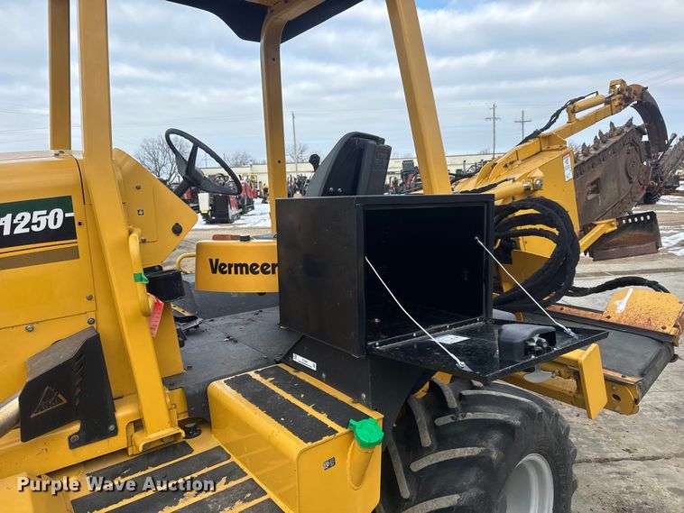 image for item ET4437 2015 Vermeer RTX1250 trencher