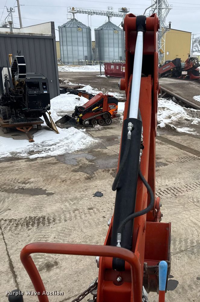 image for item ET4444 2013 Ditch Witch RT95 trencher