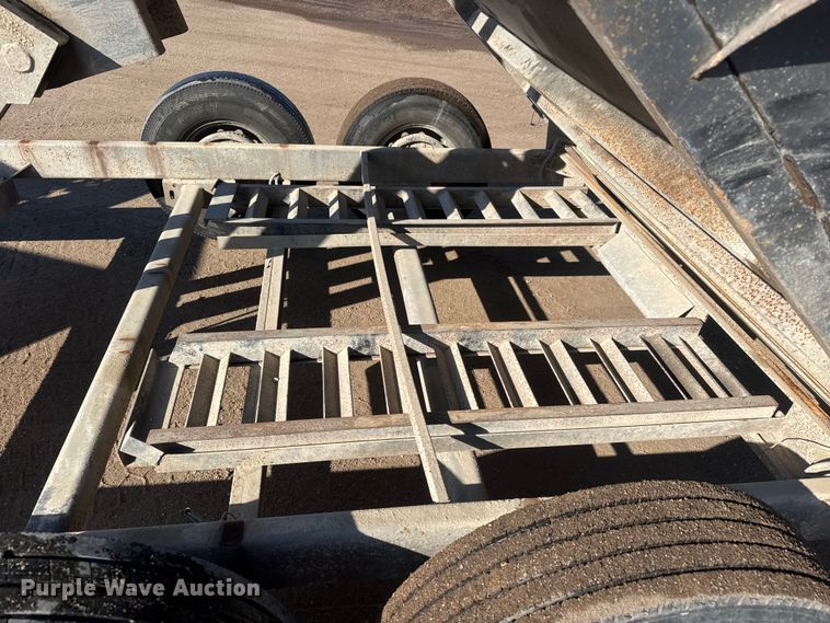 image for item ET4455 2007 Titan DB4889 dump trailer