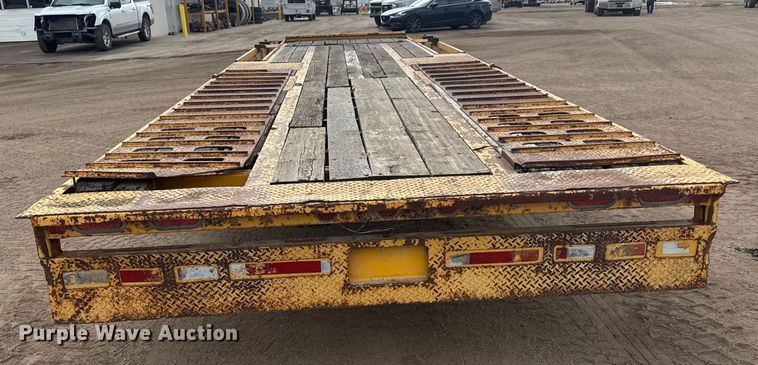 image for item ET4458 2001 Trail King TKT 20-2800 tilt deck equipment trailer
