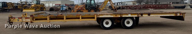image for item ET4458 2001 Trail King TKT 20-2800 tilt deck equipment trailer