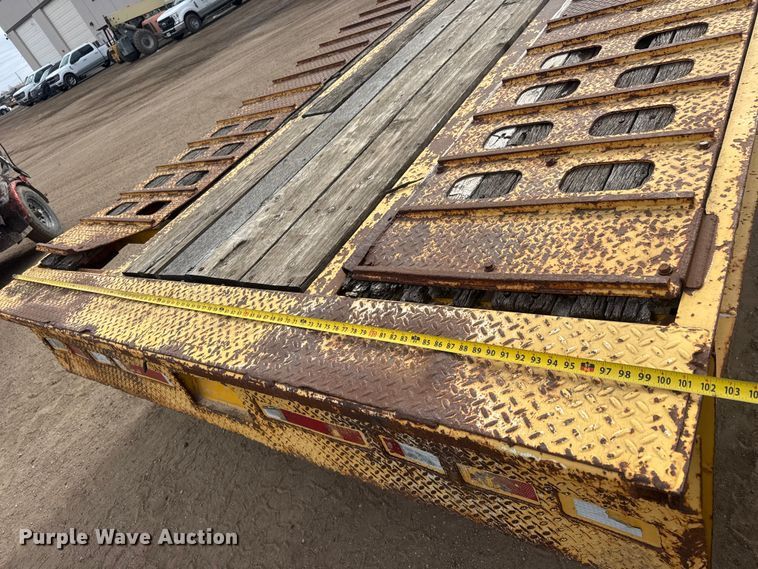 image for item ET4458 2001 Trail King TKT 20-2800 tilt deck equipment trailer