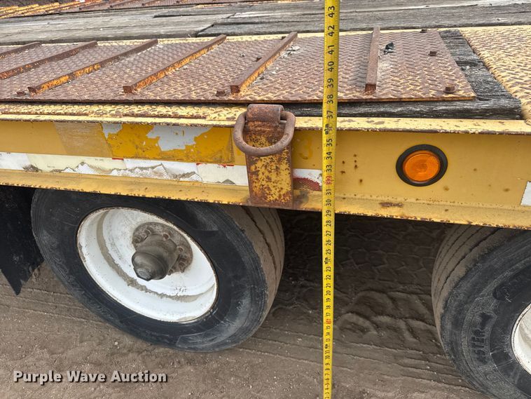 image for item ET4458 2001 Trail King TKT 20-2800 tilt deck equipment trailer