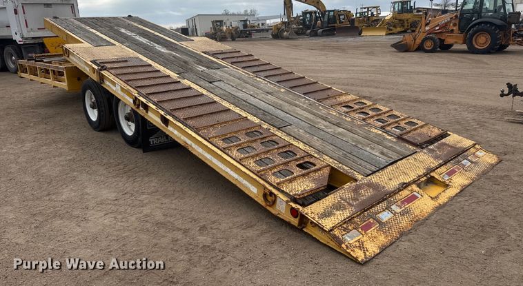 image for item ET4458 2001 Trail King TKT 20-2800 tilt deck equipment trailer