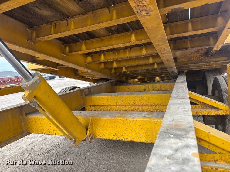 image for item ET4458 2001 Trail King TKT 20-2800 tilt deck equipment trailer