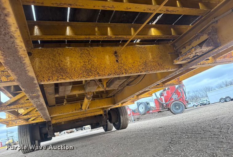 image for item ET4458 2001 Trail King TKT 20-2800 tilt deck equipment trailer