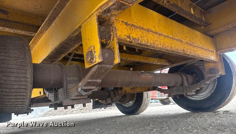 image for item ET4458 2001 Trail King TKT 20-2800 tilt deck equipment trailer