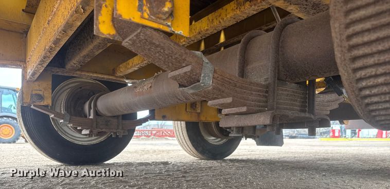 image for item ET4458 2001 Trail King TKT 20-2800 tilt deck equipment trailer