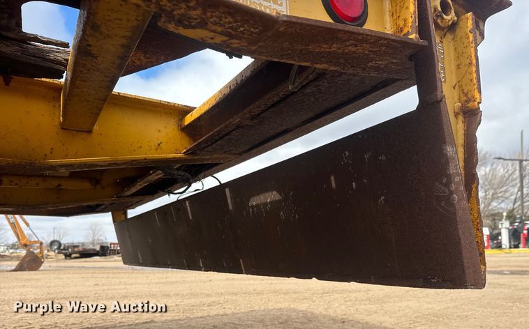 image for item ET4458 2001 Trail King TKT 20-2800 tilt deck equipment trailer