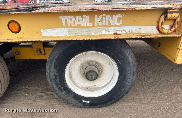 image for item ET4458 2001 Trail King TKT 20-2800 tilt deck equipment trailer