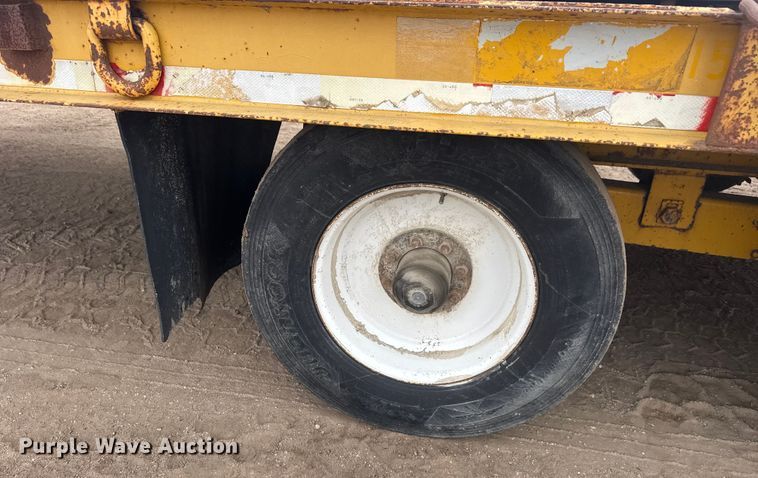 image for item ET4458 2001 Trail King TKT 20-2800 tilt deck equipment trailer