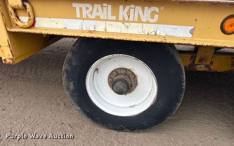 image for item ET4458 2001 Trail King TKT 20-2800 tilt deck equipment trailer