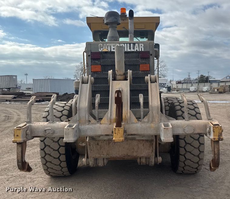 image for item ET4462 2001 Caterpillar 160H motor grader