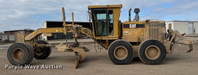 image for item ET4462 2001 Caterpillar 160H motor grader