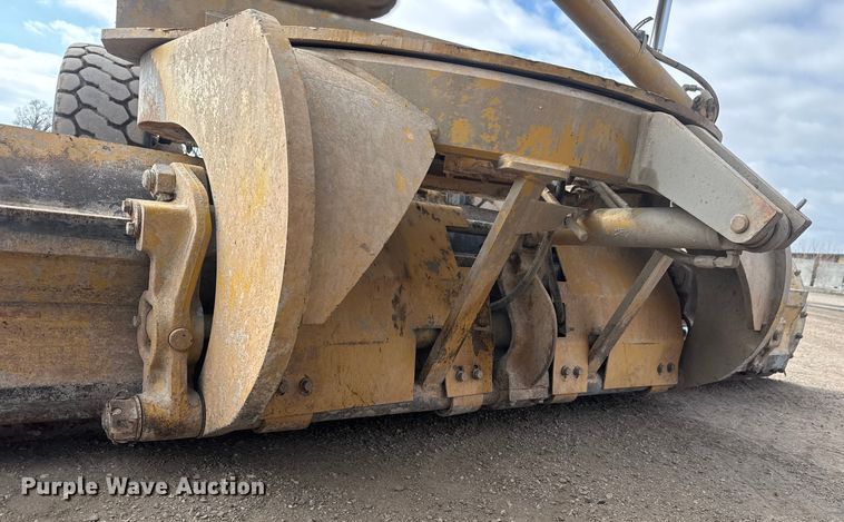 image for item ET4462 2001 Caterpillar 160H motor grader