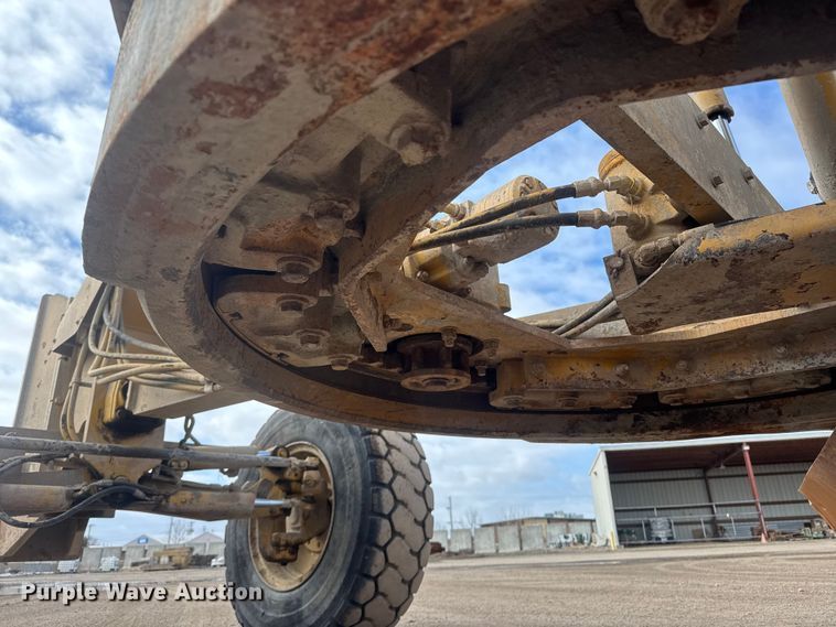 image for item ET4462 2001 Caterpillar 160H motor grader