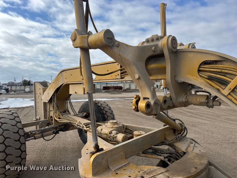 image for item ET4462 2001 Caterpillar 160H motor grader