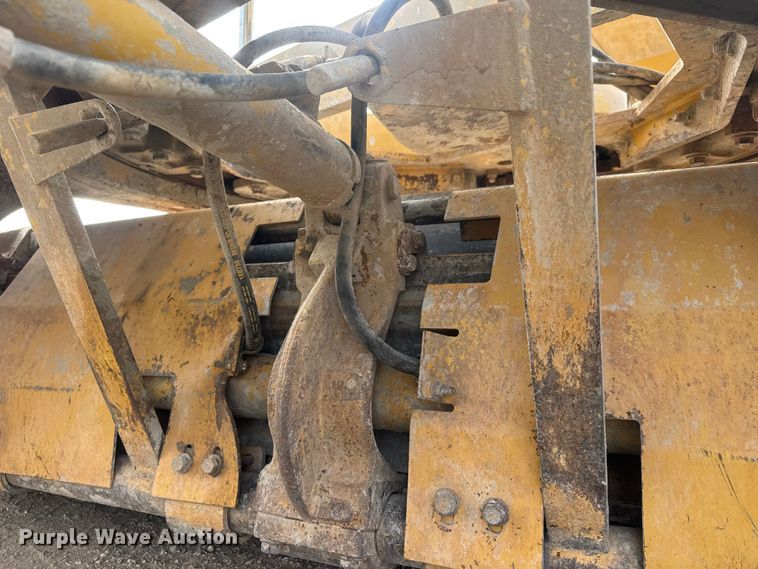 image for item ET4462 2001 Caterpillar 160H motor grader