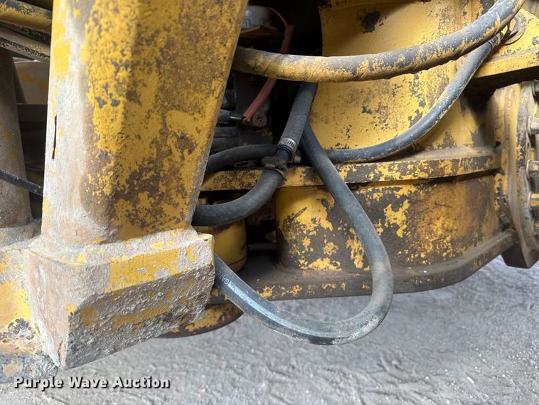 image for item ET4462 2001 Caterpillar 160H motor grader