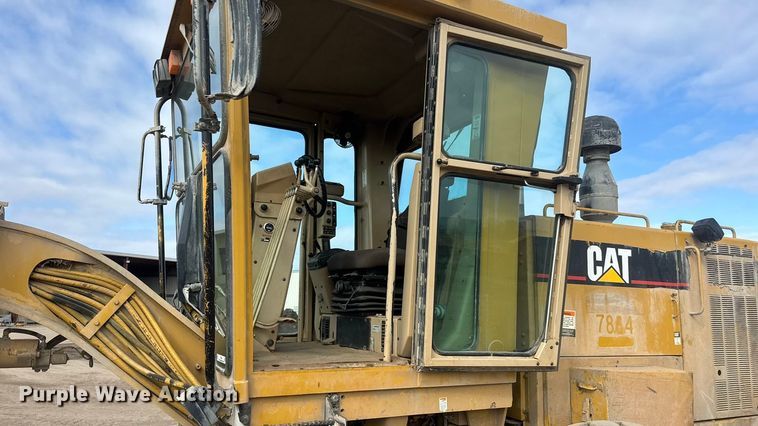 image for item ET4462 2001 Caterpillar 160H motor grader