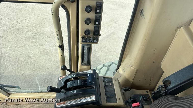 image for item ET4462 2001 Caterpillar 160H motor grader