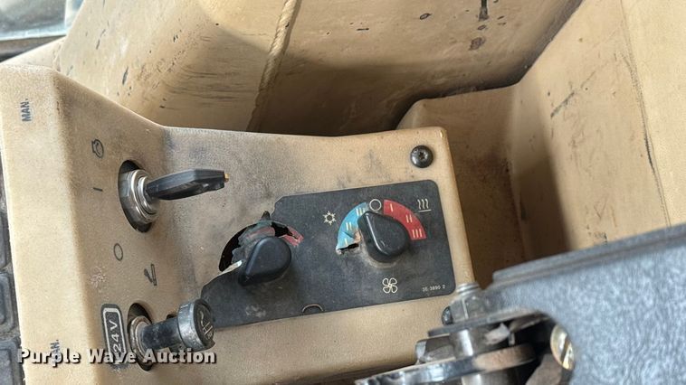 image for item ET4462 2001 Caterpillar 160H motor grader