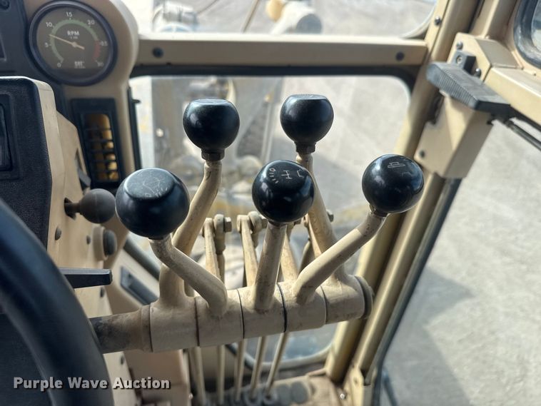 image for item ET4462 2001 Caterpillar 160H motor grader