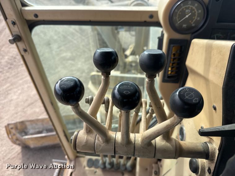 image for item ET4462 2001 Caterpillar 160H motor grader