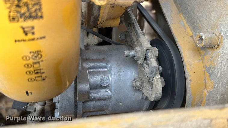 image for item ET4462 2001 Caterpillar 160H motor grader