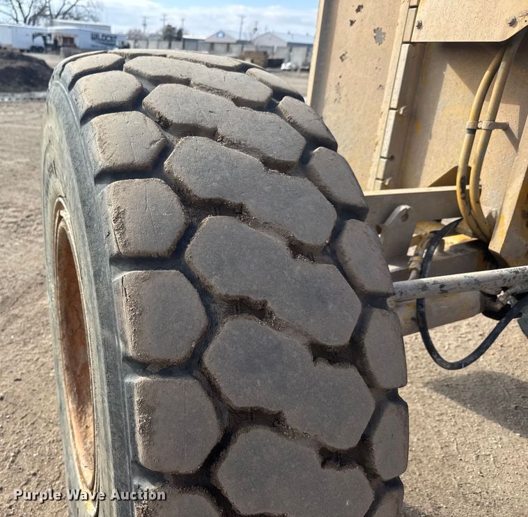 image for item ET4462 2001 Caterpillar 160H motor grader