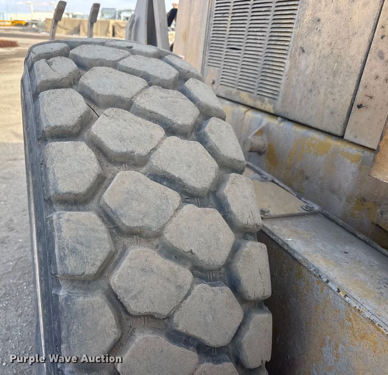 image for item ET4462 2001 Caterpillar 160H motor grader