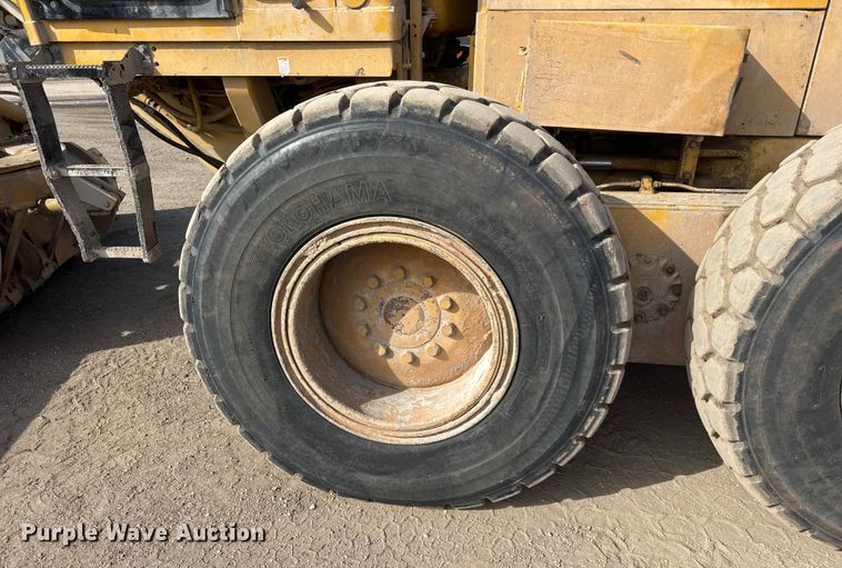 image for item ET4462 2001 Caterpillar 160H motor grader