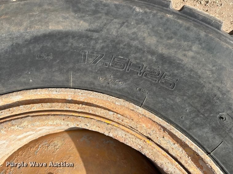 image for item ET4462 2001 Caterpillar 160H motor grader