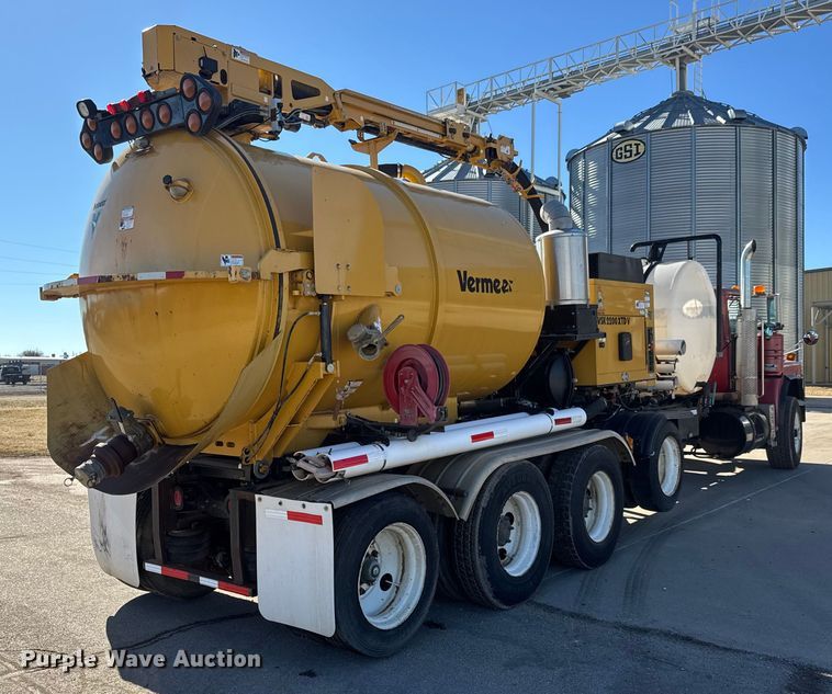 image for item ET4494 2002 Mack RB688S hydrovac truck