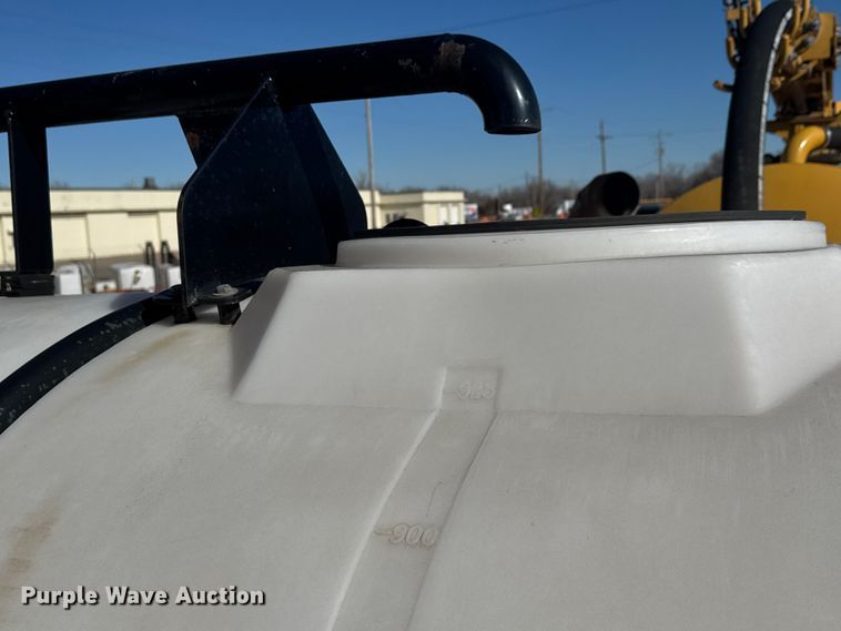 image for item ET4494 2002 Mack RB688S hydrovac truck