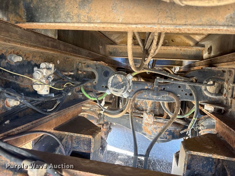 image for item ET4494 2002 Mack RB688S hydrovac truck