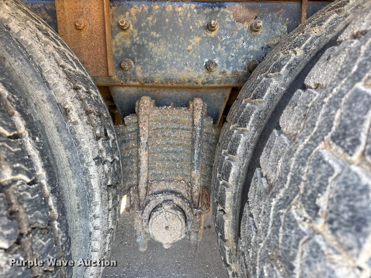 image for item ET4494 2002 Mack RB688S hydrovac truck