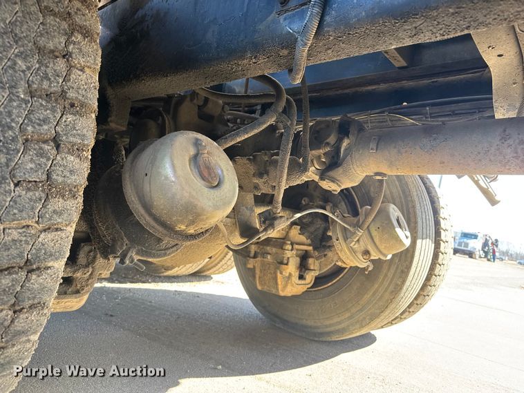 image for item ET4494 2002 Mack RB688S hydrovac truck